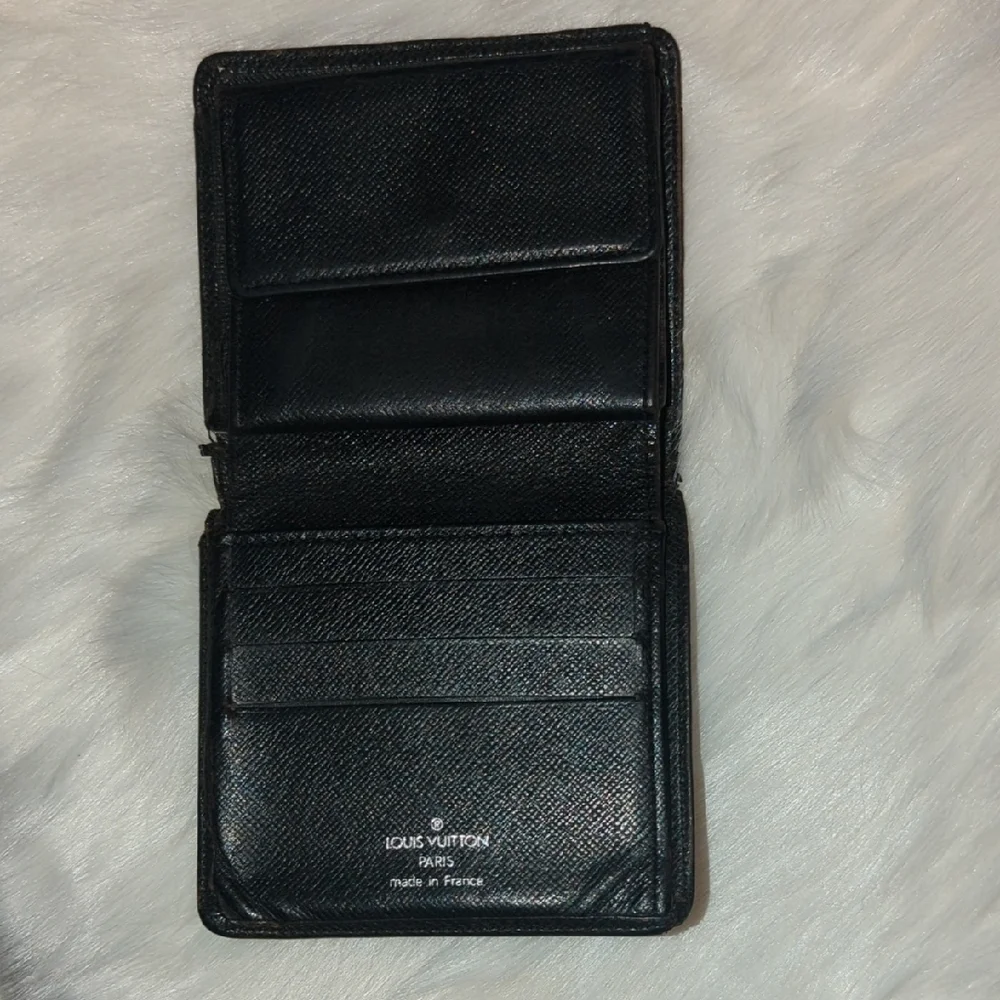 Louis Vuitton Black Bi fold Wallet Unisex
